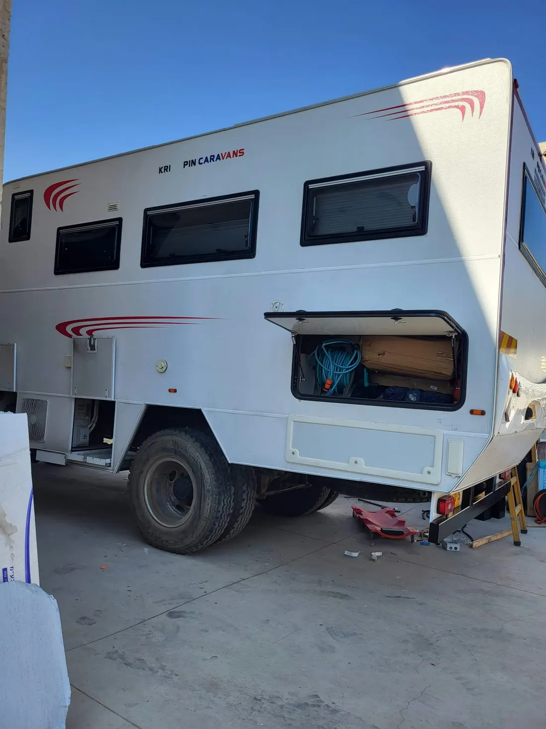 משאית 4×4 קרוואן