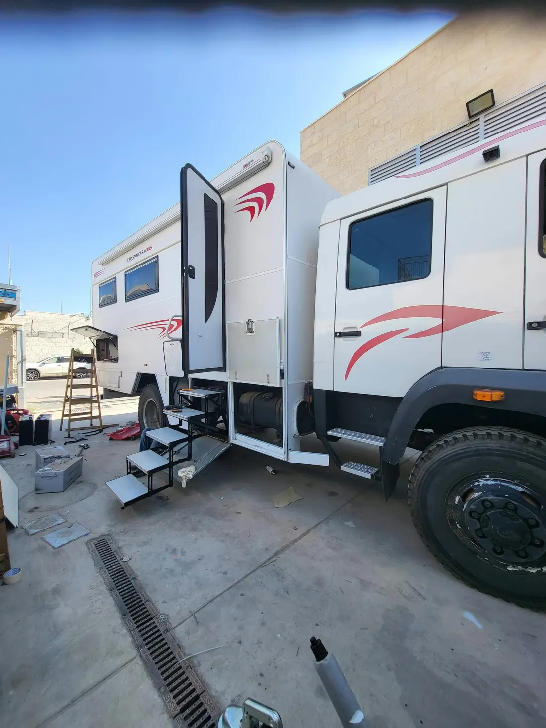משאית 4×4 קרוואן
